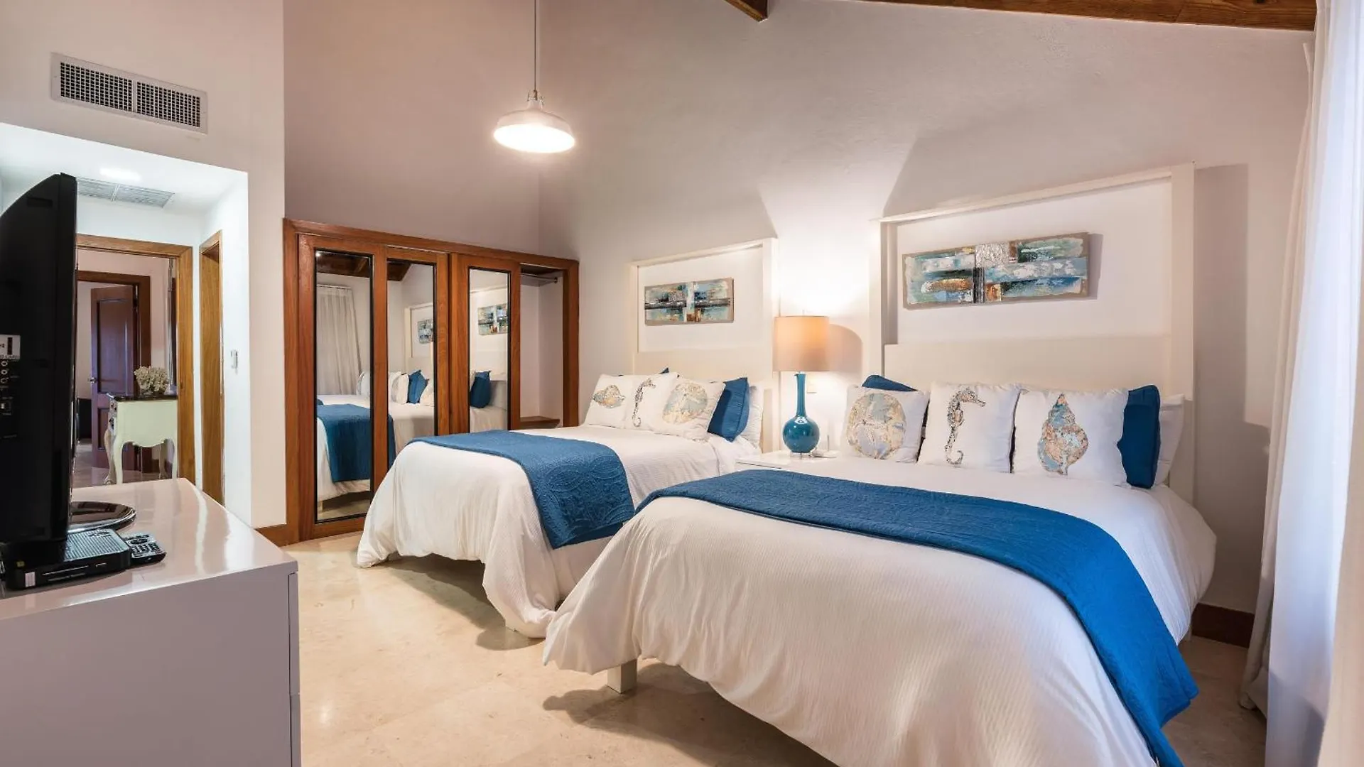 Marina Front Villa At Puerto Bahia Samana